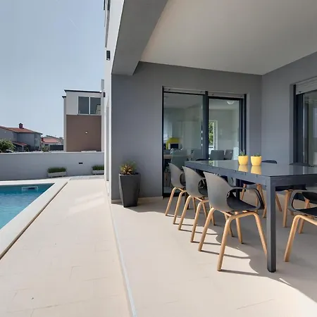Bella Villa *